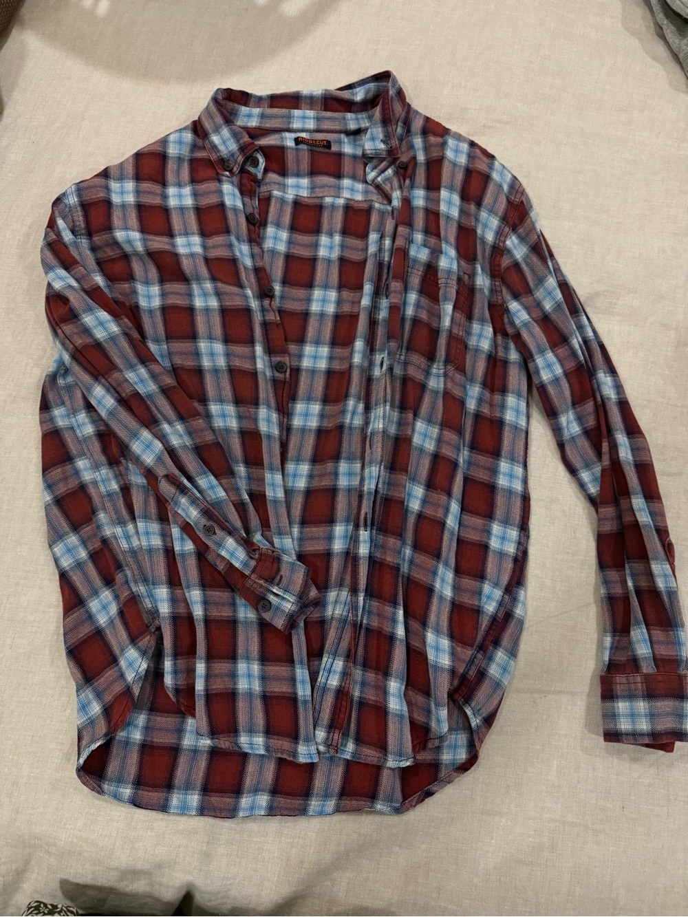 Men's Casual Plaid Button-Down Shirt in Red and Light Blue